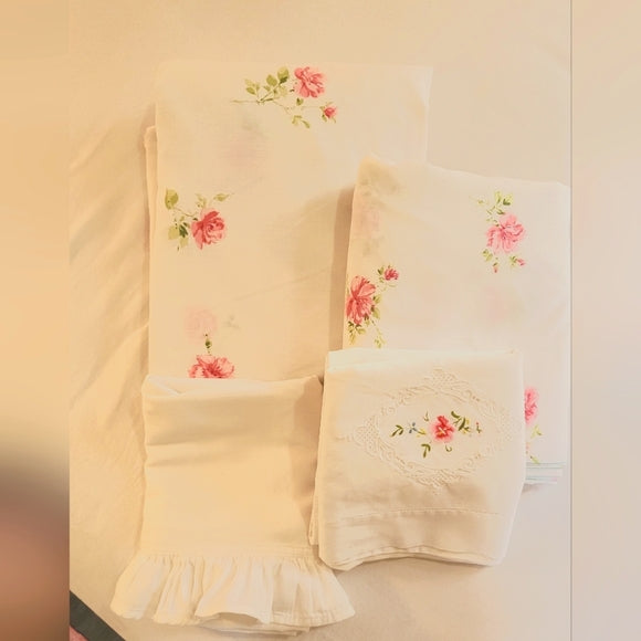 Vintage Full / Double 4 pc Bedding Set, 100% Cotton embroidered case, rose motif.