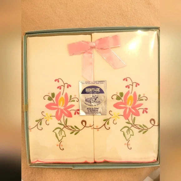 VINTAGE Double Full sz Bedding Curation, 4pc Set. 100% Cottons & Cotton/Poly Blends.