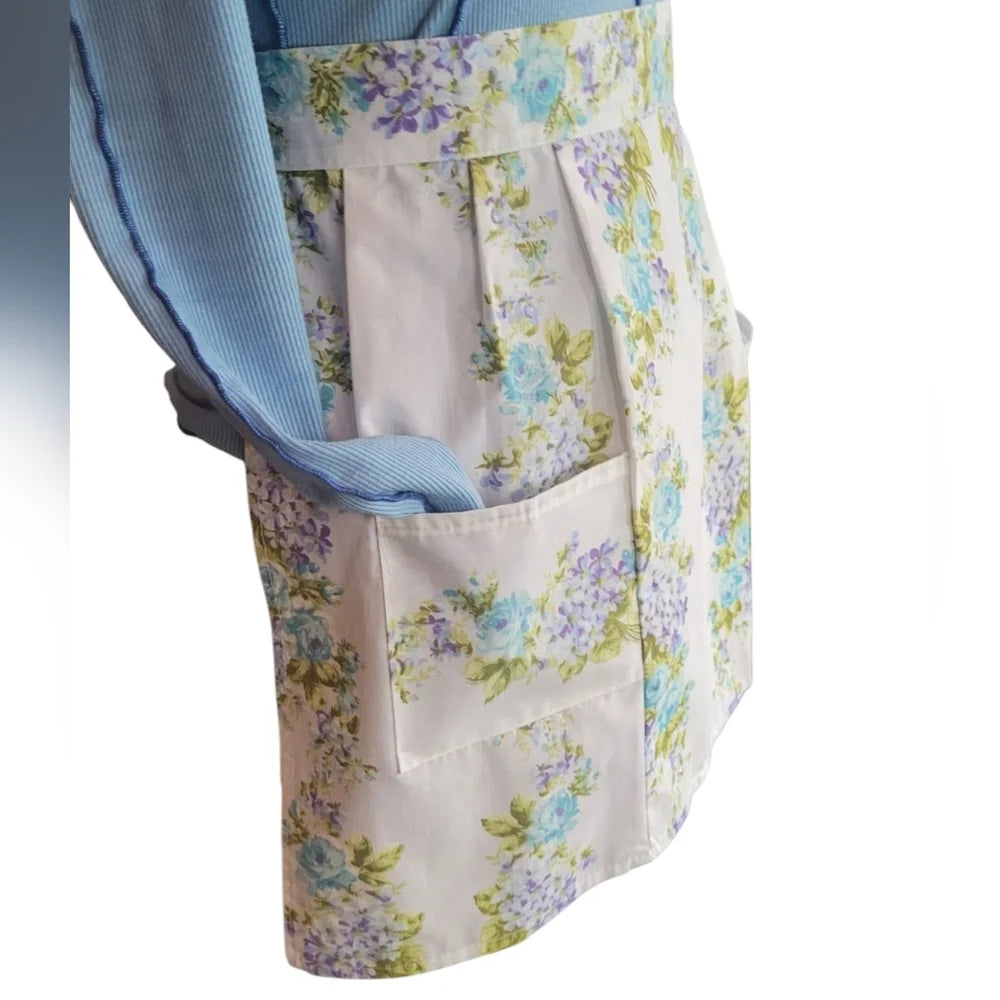 Reproduction Vintage Style Kitchen Apron. OS.