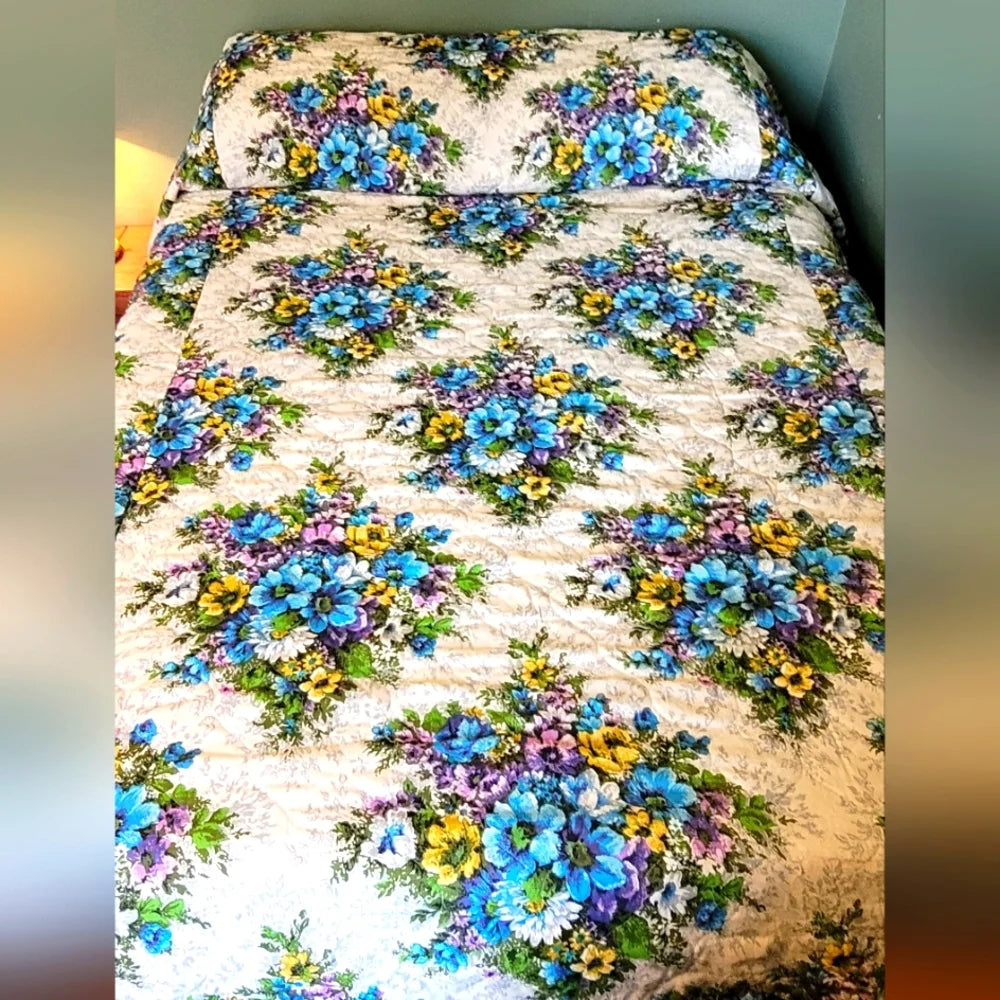 VINTAGE Full/Double Size Bedspread
