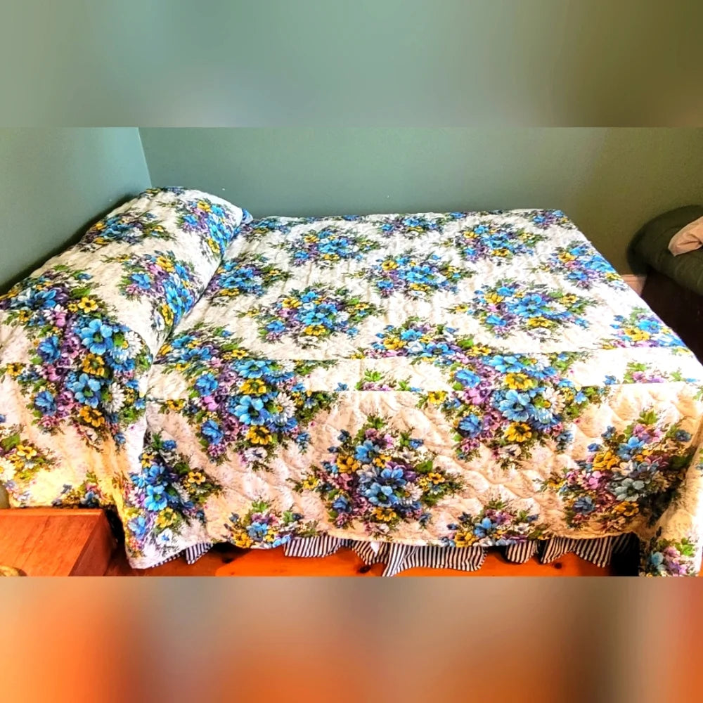 VINTAGE Full/Double Size Bedspread