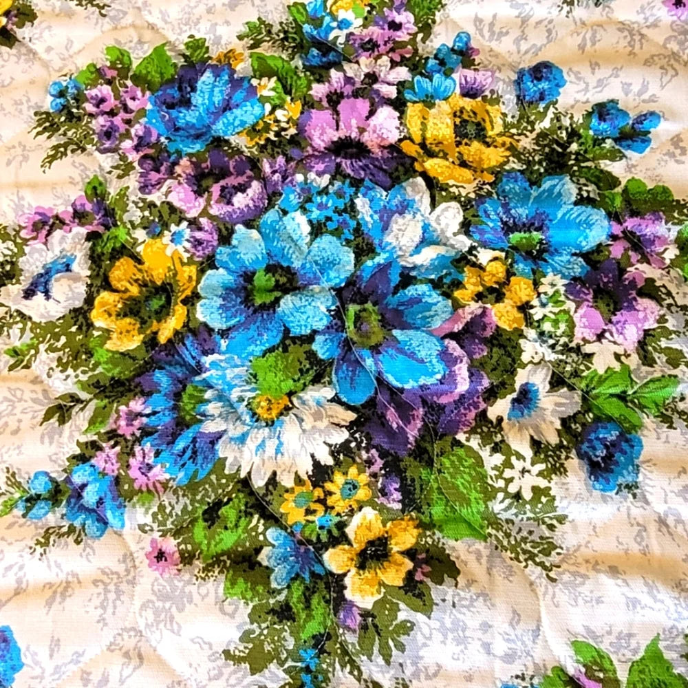 VINTAGE Full/Double Size Bedspread