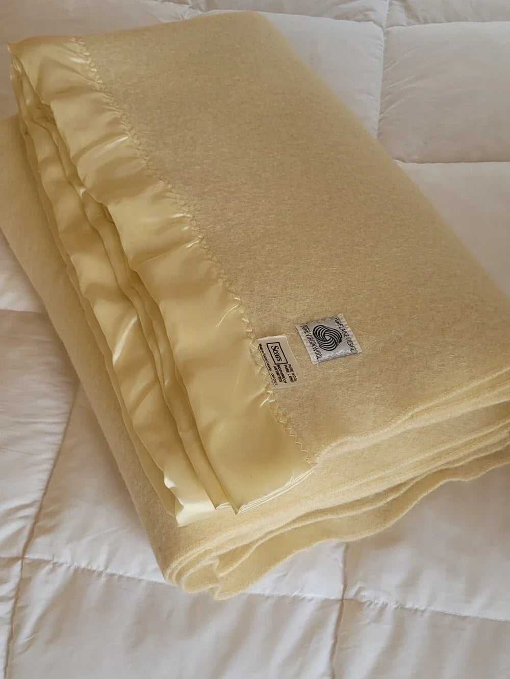 Vintage QN Sz 100% Wool Blanket
