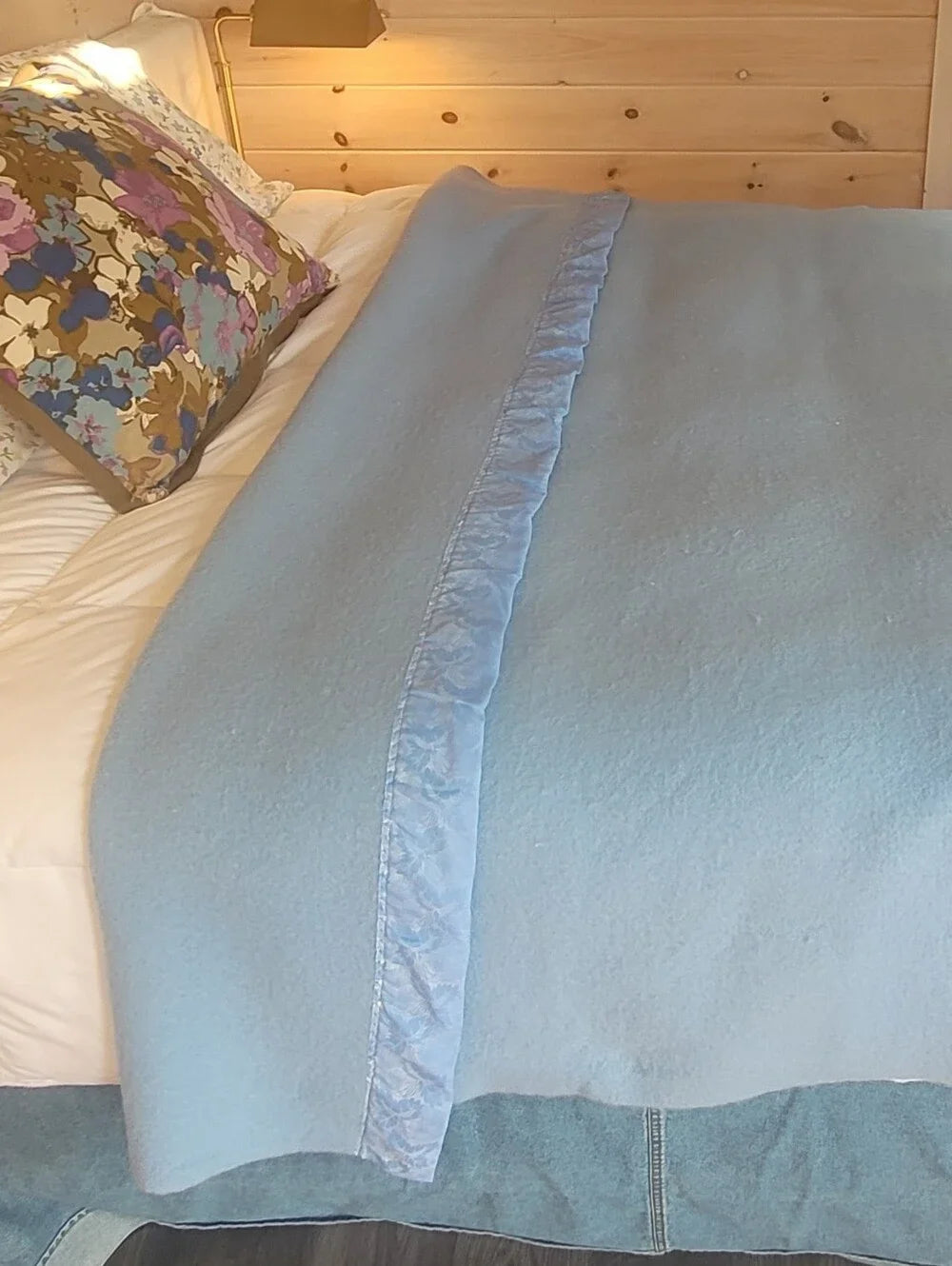 Vintage DBL Sz 100% Virgin Wool Blanket