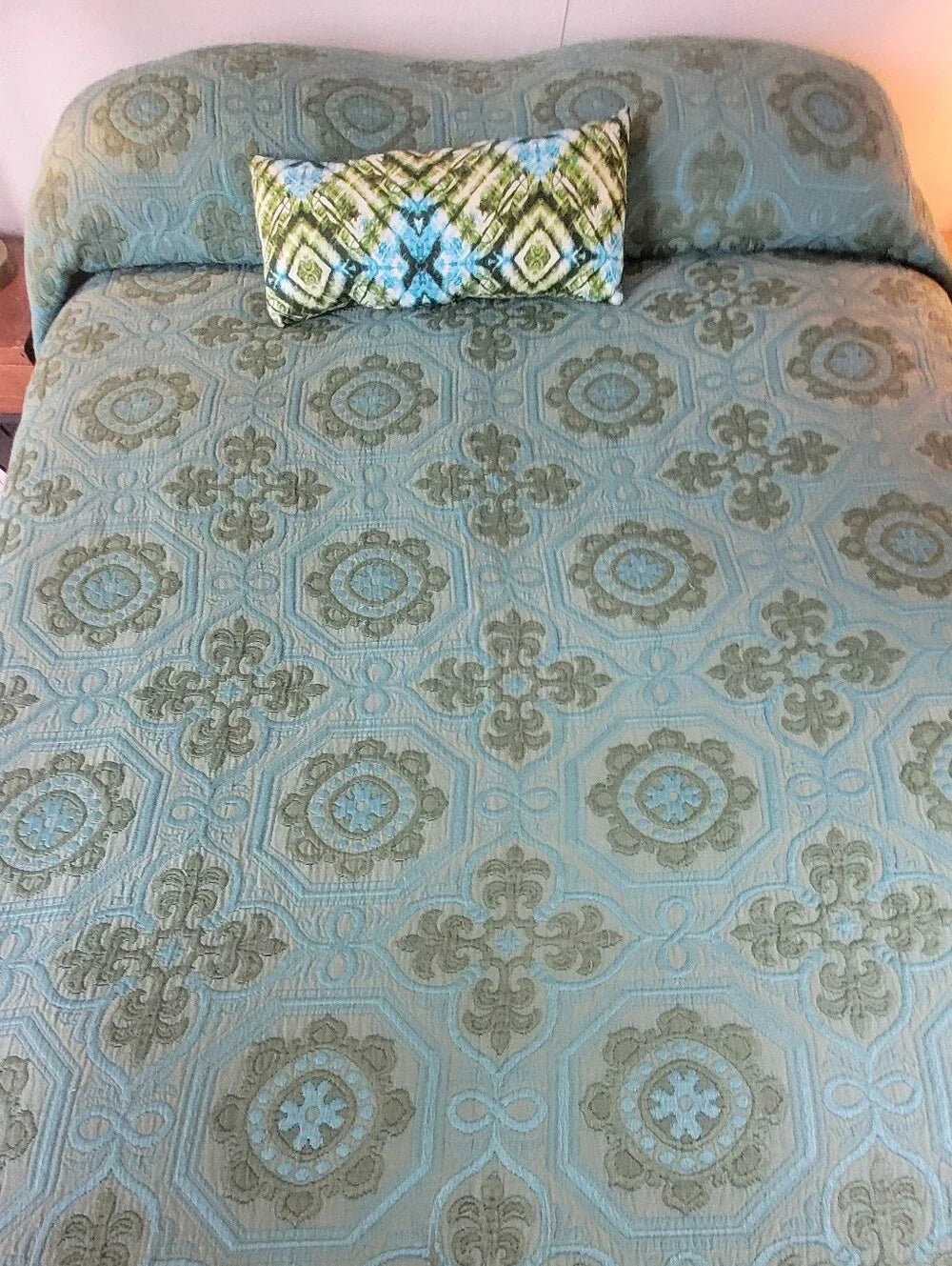 Vintage DBL Or Queen fit 70's Glam  Bedspread
