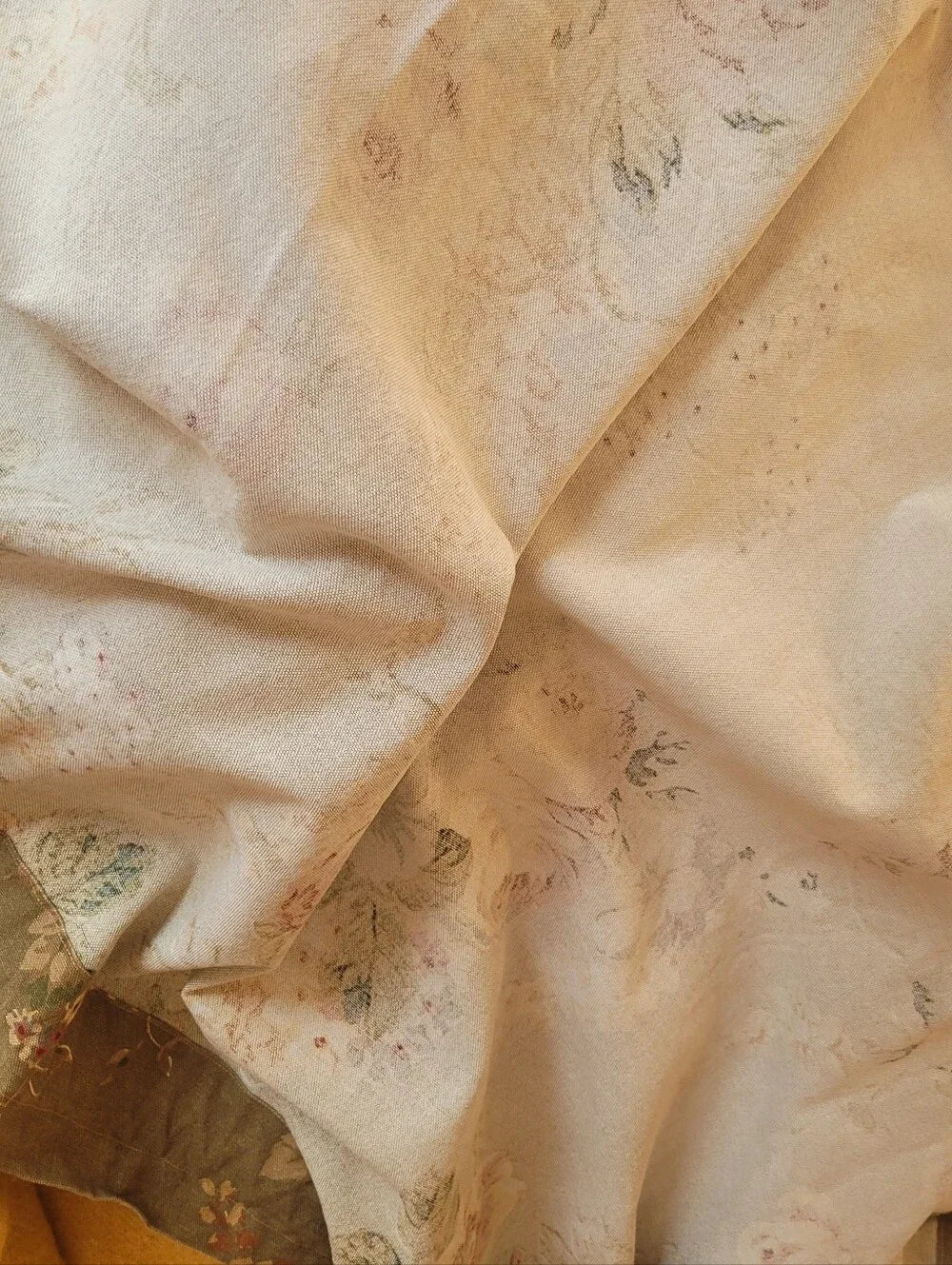 Retro Draperies 90's Floral
