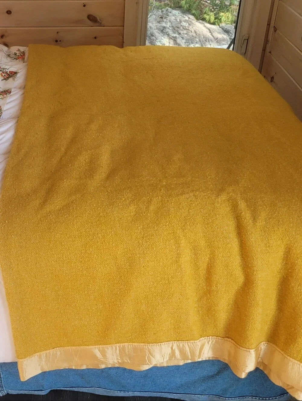 Vintage Queen Sz Wool Blend Blanket