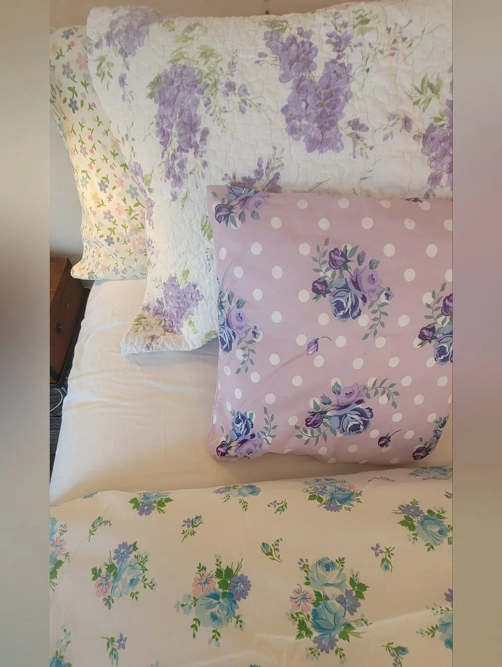 Vintage Queen Sz 6 Pc Bedding Curation