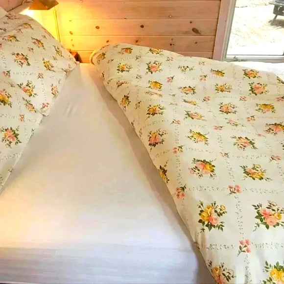 Vintage DBL/Full Size Top Sheet with Matching Cases, 1 Needlepoint Case 4pc