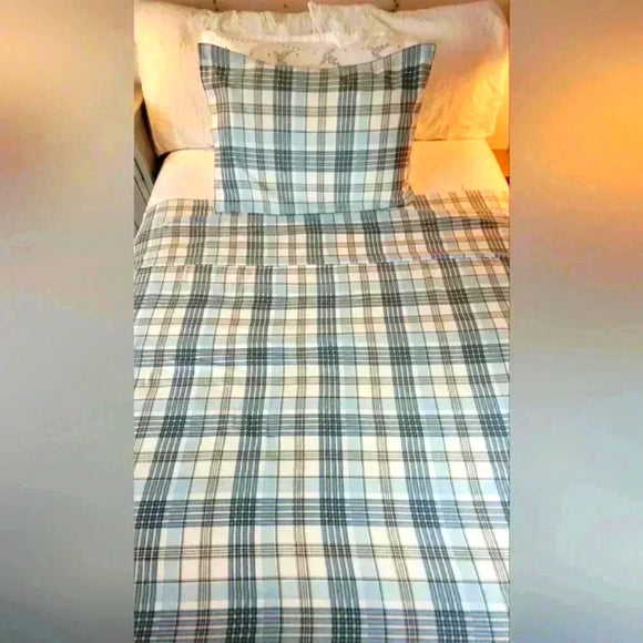 Queen size 100% Cotton Flannel Top Sheet with 2 cotton cases.