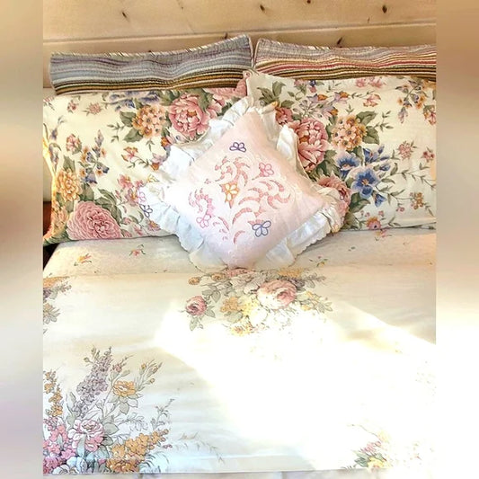 VINTAGE KING Size, 7 Pc Set Bedding Curation