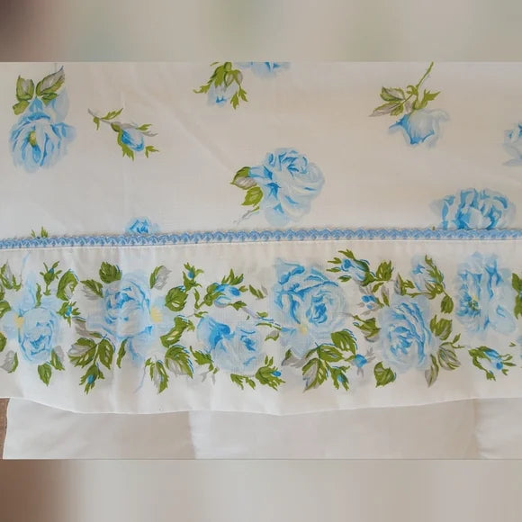 VINTAGE QUEEN Sz Flat Sheet, Blue Rose Motif, Cotton Poly Blend