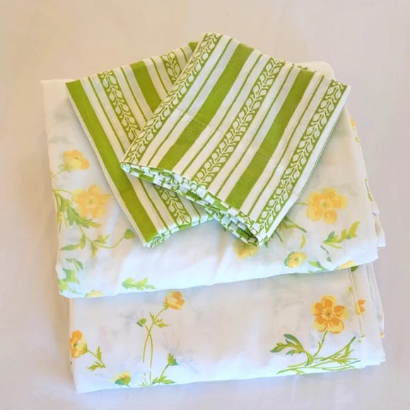 VINTAGE Double sz4 pc Bedding Curation