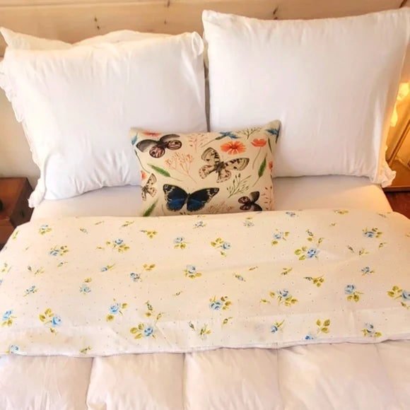 VINTAGE Double Flat Sheet, Small Blue Rose Buds w/ Grn, Cot/poly Blend, 1pc