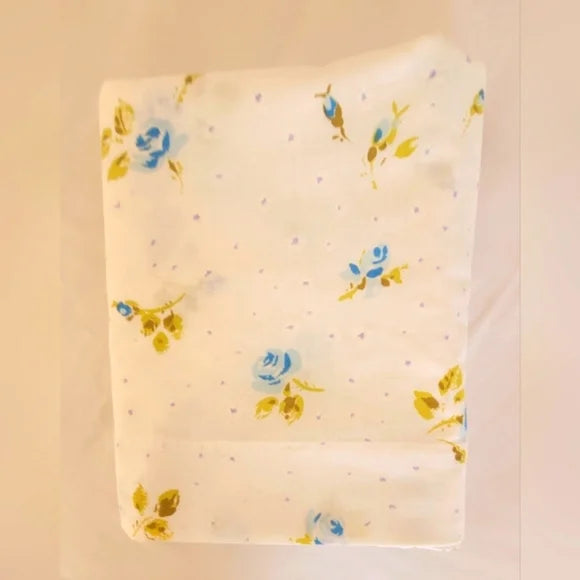 VINTAGE Double Flat Sheet, Small Blue Rose Buds w/ Grn, Cot/poly Blend, 1pc