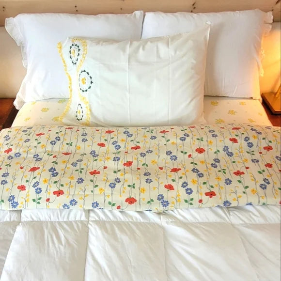 VINTAGE Queen or Double 3pc Bedding Curation, Primary Colour Punch! Cot/poly Blend