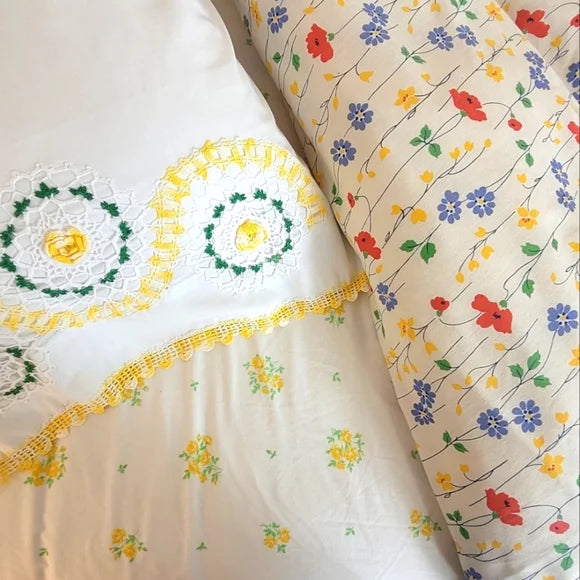 VINTAGE Queen or Double 3pc Bedding Curation, Primary Colour Punch! Cot/poly Blend