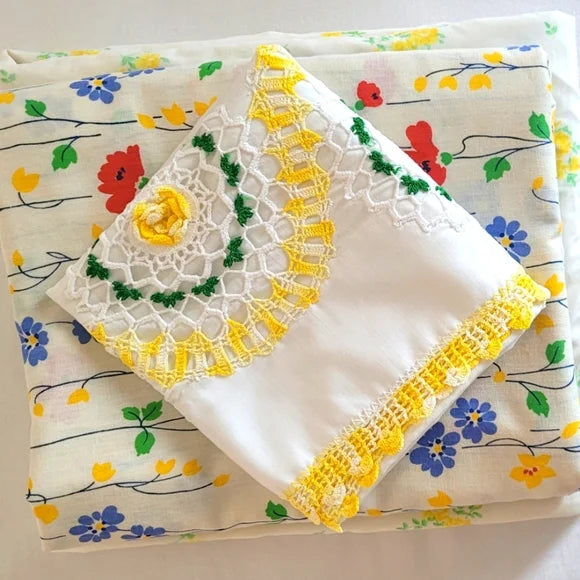 VINTAGE Queen or Double 3pc Bedding Curation, Primary Colour Punch! Cot/poly Blend