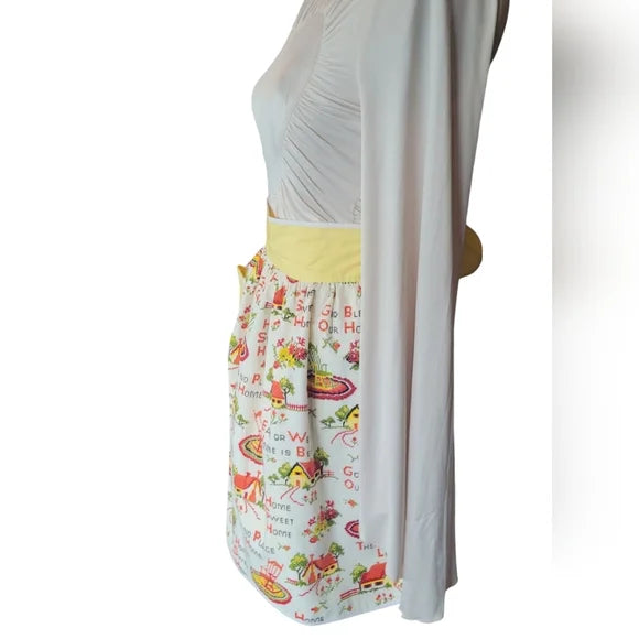 Reproduction Vintage Style Kitchen Apron. Large.