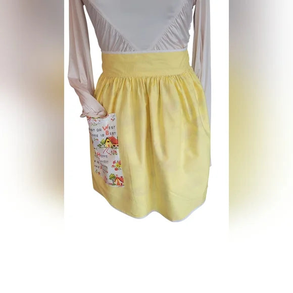 Reproduction Vintage Style Kitchen Apron. OS.