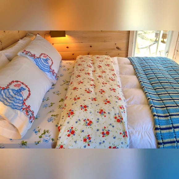 Vintage Double / Full 4pc Bedding Curation