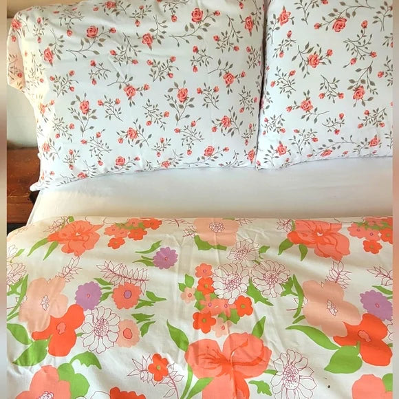 VINTAGE King Size Flat Sheet And 2 Cases