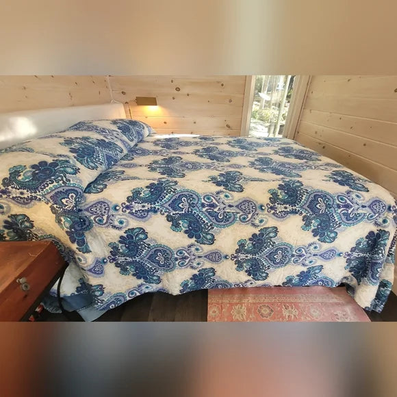 VINTAGE Double Or Queen Fit , Bedspread