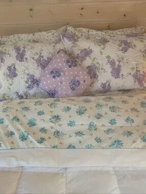 Vintage Queen Sz 6 Pc Bedding Curation