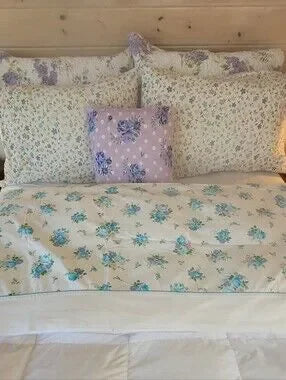 Vintage Queen Sz 6 Pc Bedding Curation